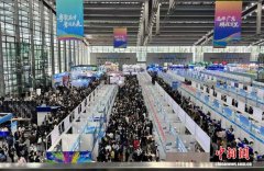 “百万英才汇南粤”招聘会深圳启幕 近半岗位年薪超20万元